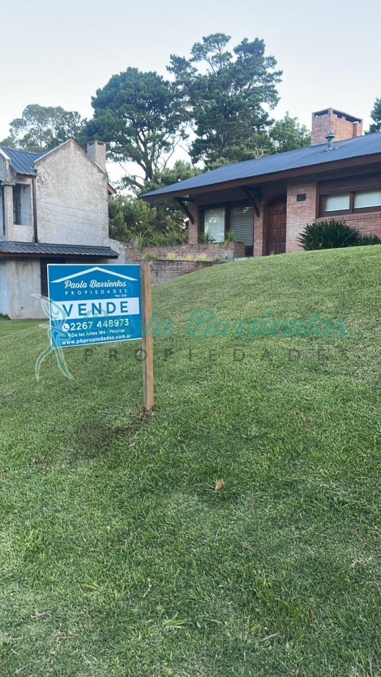 vendo casa en Pinamar de las Heraclidas 1260 entre ondinas y odiseo se toma permuta en parte de pago 