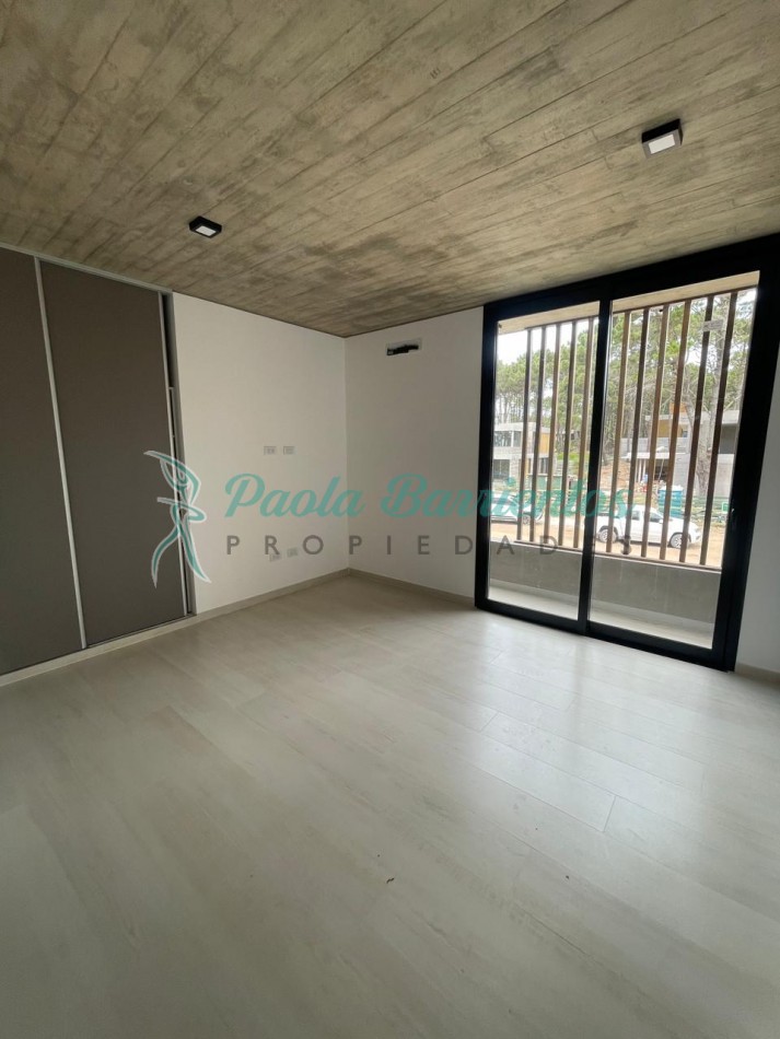 Vendo casa en Barrio Pioneros Pinamar