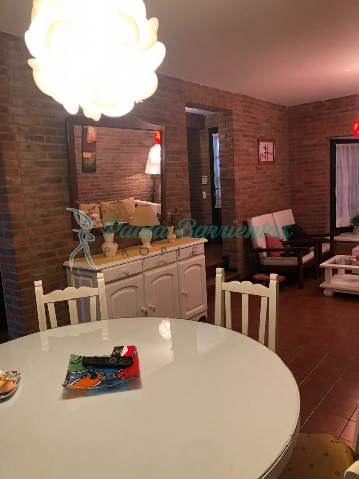 Alquilo Duplex en Pinamar calle Cazon 899 