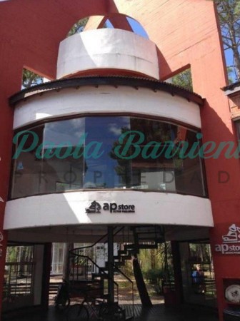 vendo locales en carilo pb con baño juntos o separados