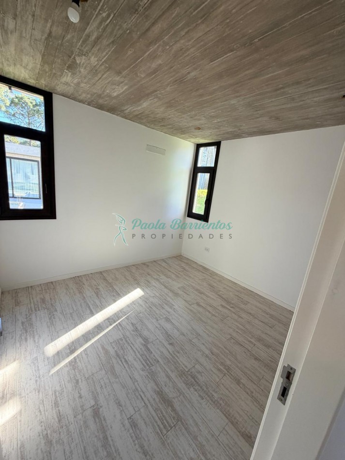 Vendo Casa a Estrenar en Pinamar zona Alamos II tres carabelas y bvlrd Alamos 