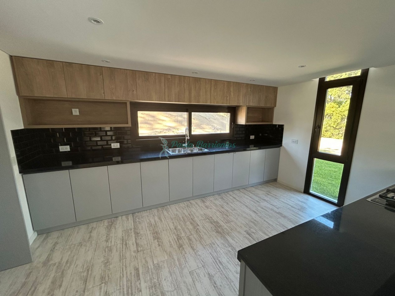 Vendo Casa a Estrenar en Pinamar zona Alamos II tres carabelas y bvlrd Alamos 