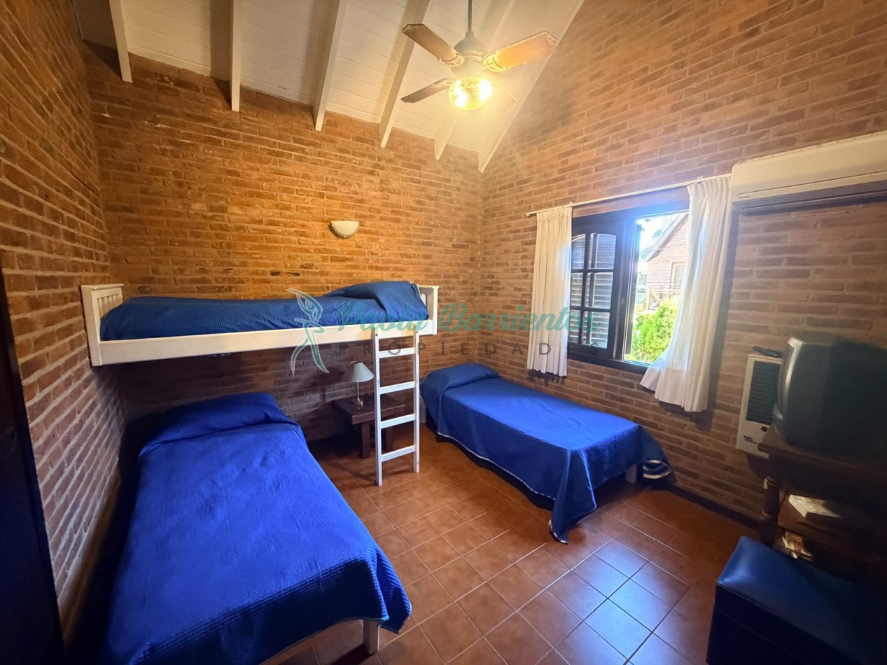 Vendo Duplex Pinamar calle Cazon 899