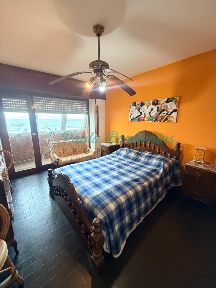 Vendo Departamento tipo duplex en av del mar y Bunge Pinamar con terraza 