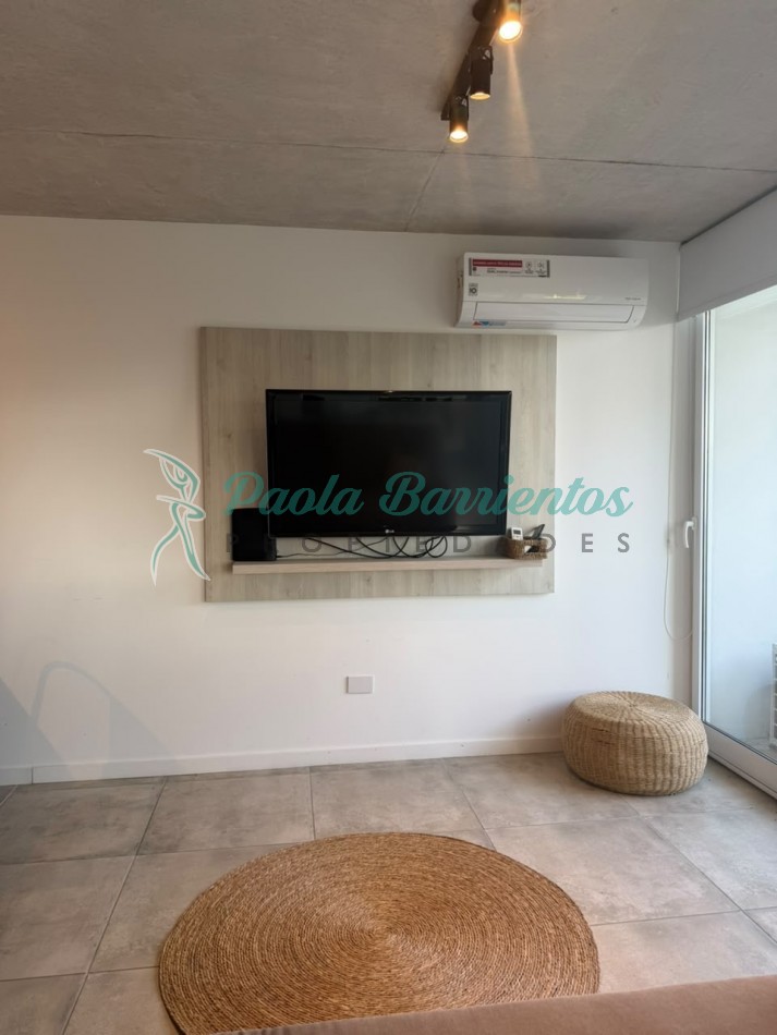 Vendo departamento con dos cocheras 