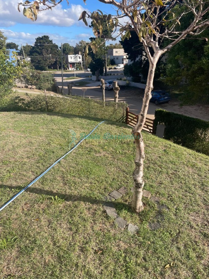Alquilo casa en ostende Loria  y Victor Hugo