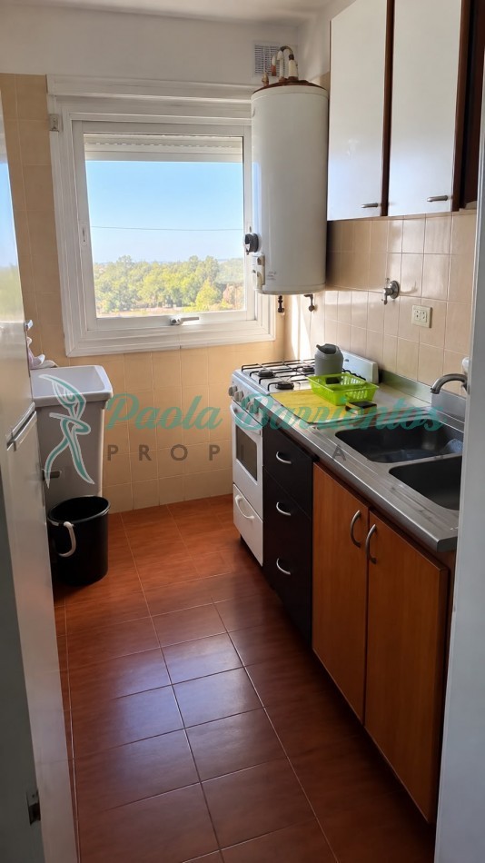 Alquilo departamento para jovenes a mts del mar en Pinamar 