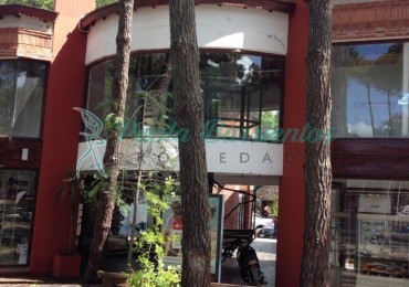 vendo locales en carilo pb con baño juntos o separados 