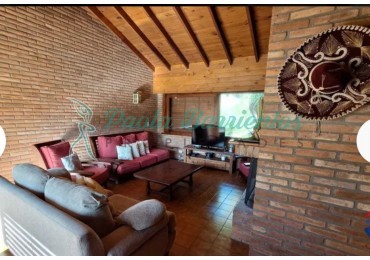 vendo casa en Pinamar de las Heraclidas 1260 entre ondinas y odiseo