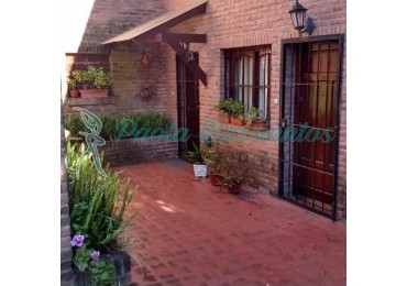 Vendo Duplex en Pinamar de las Medusas e/ Centauro y Valle Fertil 