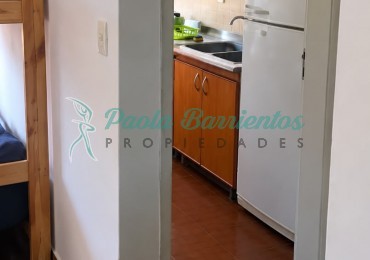Alquilo departamento para jovenes a mts del mar en Pinamar 