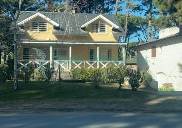 Alquilo casa en Pinamar - Av. Shaw y de la Calandria